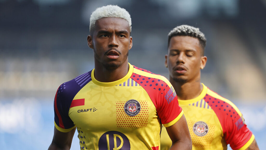 オナイウ阿道、浦和レッズ復帰か！古巣・横浜FM所属オナイウ情滋との兄弟対決期待 | Football Tribe Japan