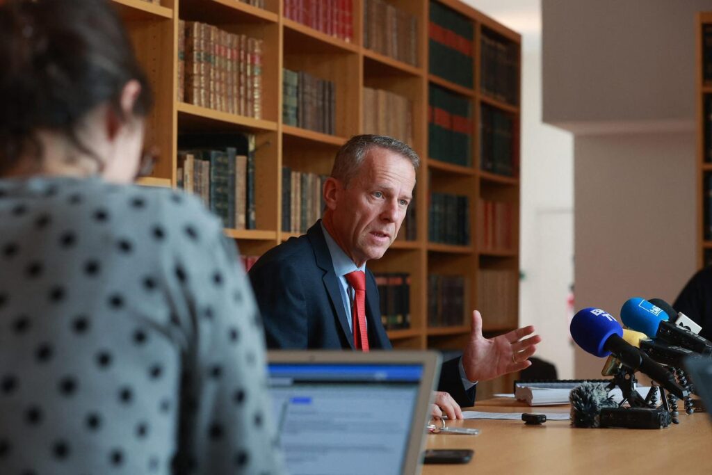 グルノーブル：55年間に89人の未成年者に対して犯した強姦と加重性的暴行で男が起訴