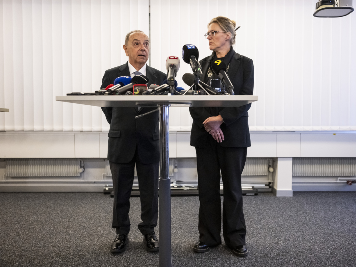 スイスとイタリア、クランでの火災後に協力を強化