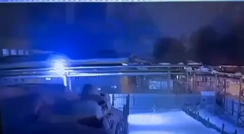 「フラミンゴ」ミサイルがロシアのヴォトキンスクミサイル製造工場の作業場を直撃した瞬間