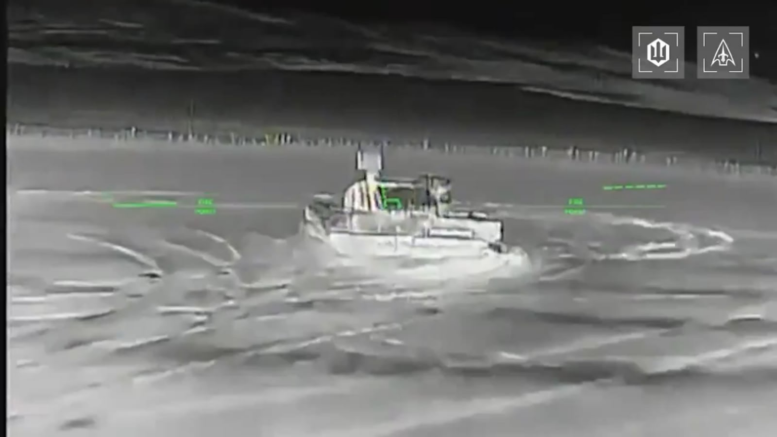今夜、ウクライナの第1USFセンターはロシアのTor防空システム3基を破壊した。 3 つの Tor システムはすべて、ザポリージャ地域で標的にされました。 20.02.26。攻撃は60kgの弾頭を搭載したFP-2誘導攻撃無人機を使用して実施された。