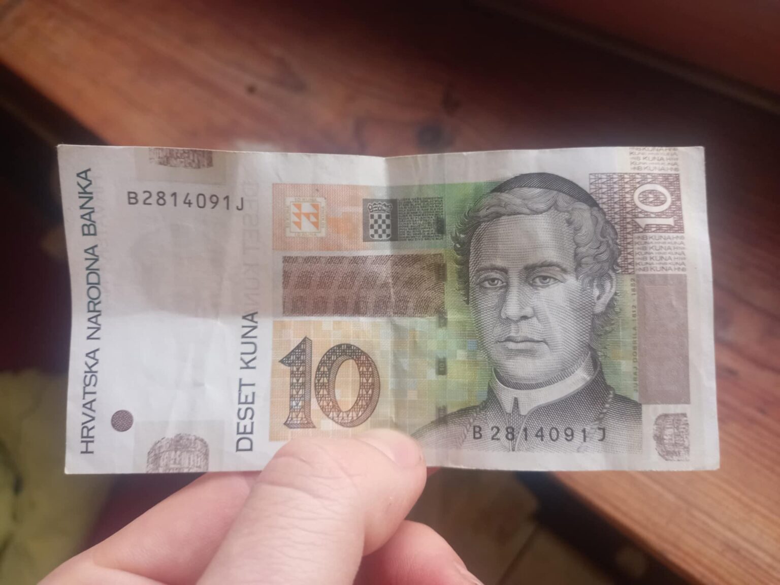 古いズボンに手を伸ばすと、これにつまずきました。ノスタルジーは本当に洗い流されました - ええと、そうです。