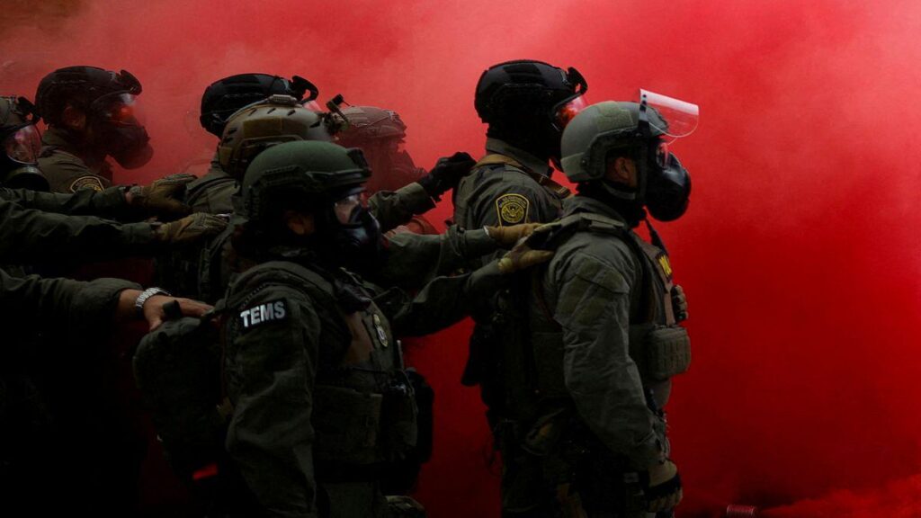 米国の歴史家ロバート・ケーガン氏：「ほとんど抵抗なく国が独裁政権下に落ちていくのを我々は見ている」