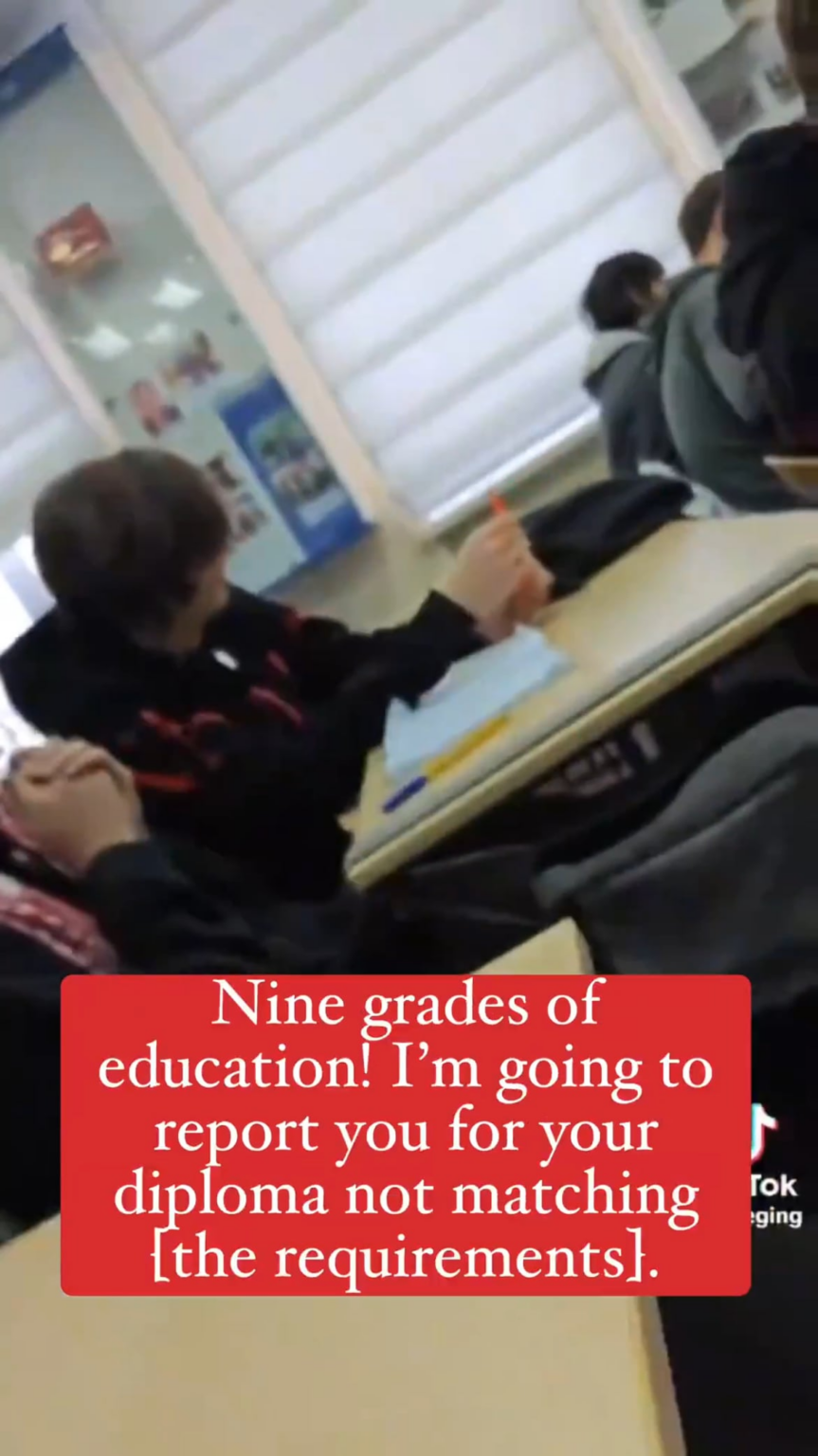 ロシアの学校の状況を1本のビデオで説明した。