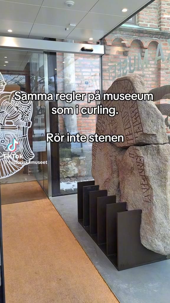 ルンド歴史博物館: 博物館のルールはカーリングと同じです。石に触ってみよう！