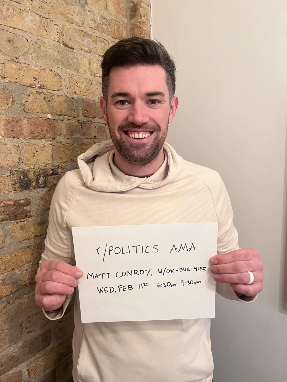 私はマット・コンロイです。国民のために政府が働く方法を変えたいと考えている進歩主義者で、IL-05 で米国議会に立候補しています。あま！