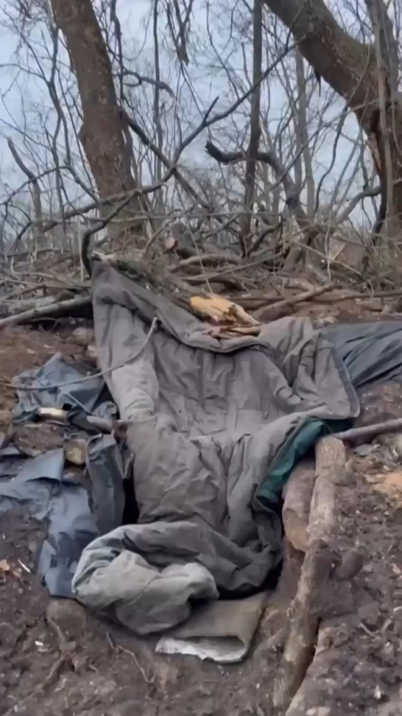 ウクライナ人ディフェンダー、誕生日に戦友たちからサプライズを受ける