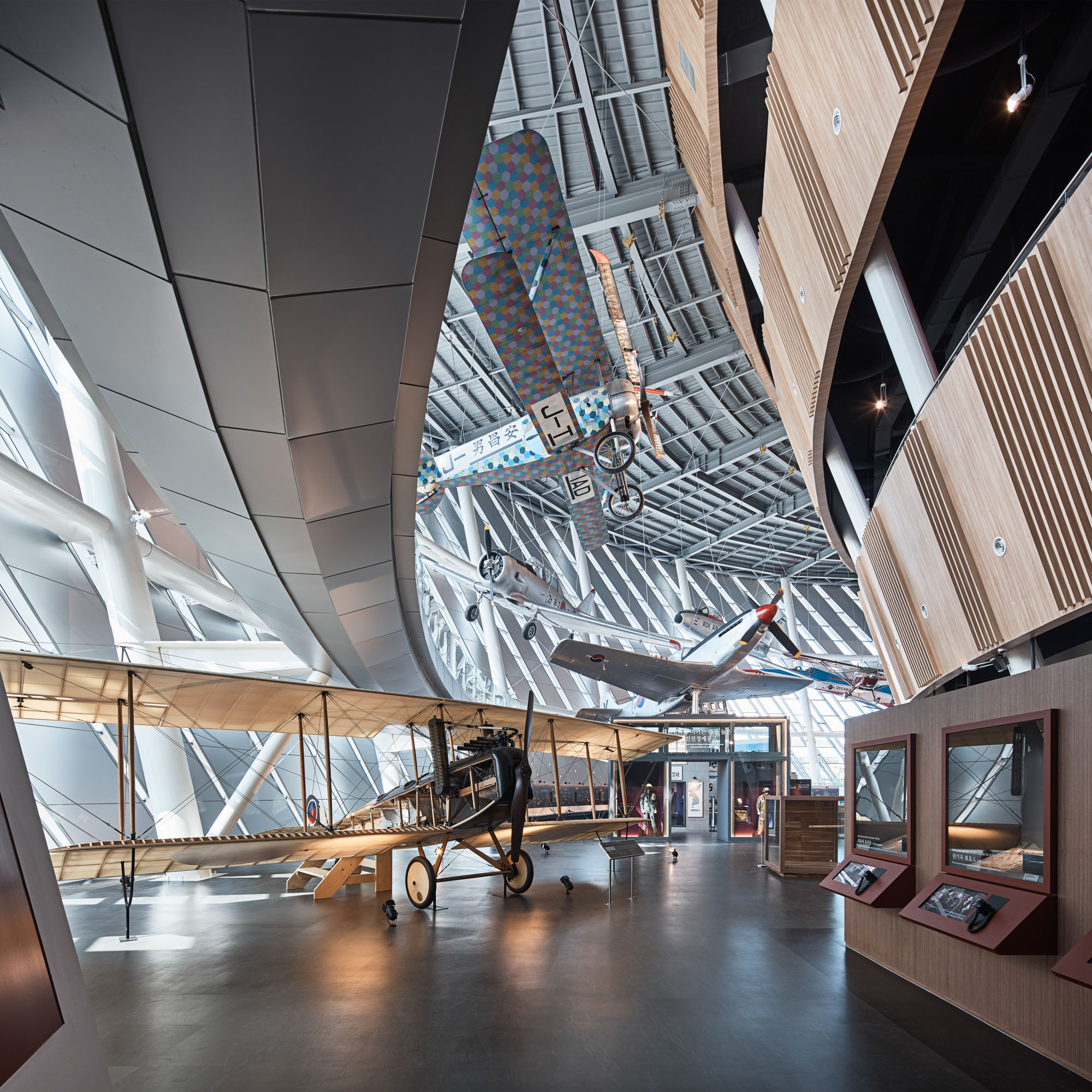 〈韓国国立航空博物館(National Aviation Museum of Korea)〉HAEAHN Architecture