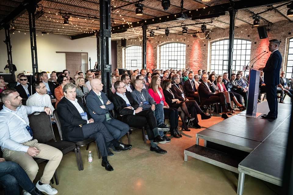 ペテル・マジャル氏が正式にTISZAの首相候補となった