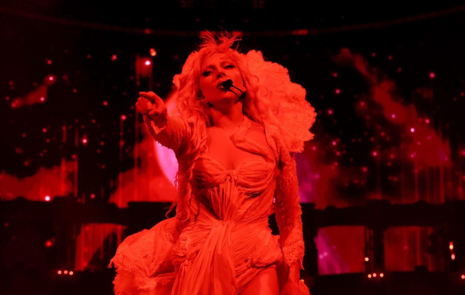 レディー・ガガ、東京コンサートを一時中止、ICEの行為を非難「目の前で命が破壊されている」