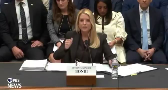 【動画】エプスタインファイルに関し「何故名前の挙がっているクライアントの誰一人も起訴されていないのか」と問われたボンディ司法長官は癇癪を起し突然「米国の株価が上昇しているじゃないですか？そっちの方が大事です。あなた達は株価に集中しなさい」と支離滅裂な答弁に終始した‐駄目だこりゃ