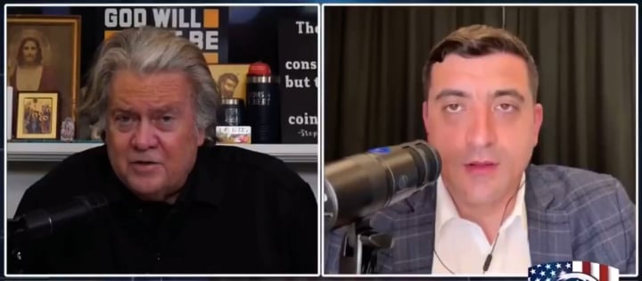 エプスタインのファイルがロシアからの支払いを確認した後、誰かが、ジョージ・シミオンのヨーケルがEUの解体を公言しているスティーブ・バノンのネットワークの一員であることをどうやって知るのかと尋ねた🤔