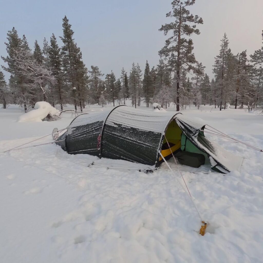 ラップランド(FIN/SWE国境)への移住を検討している30歳のフランス人男性で、そこでの仕事と生活についてのアドバイスを求めています。 ラップランド(FIN/SWE国境)への移住を検討している30歳のフランス人男性で、そこでの仕事と生活についてのアドバイスを求めています。