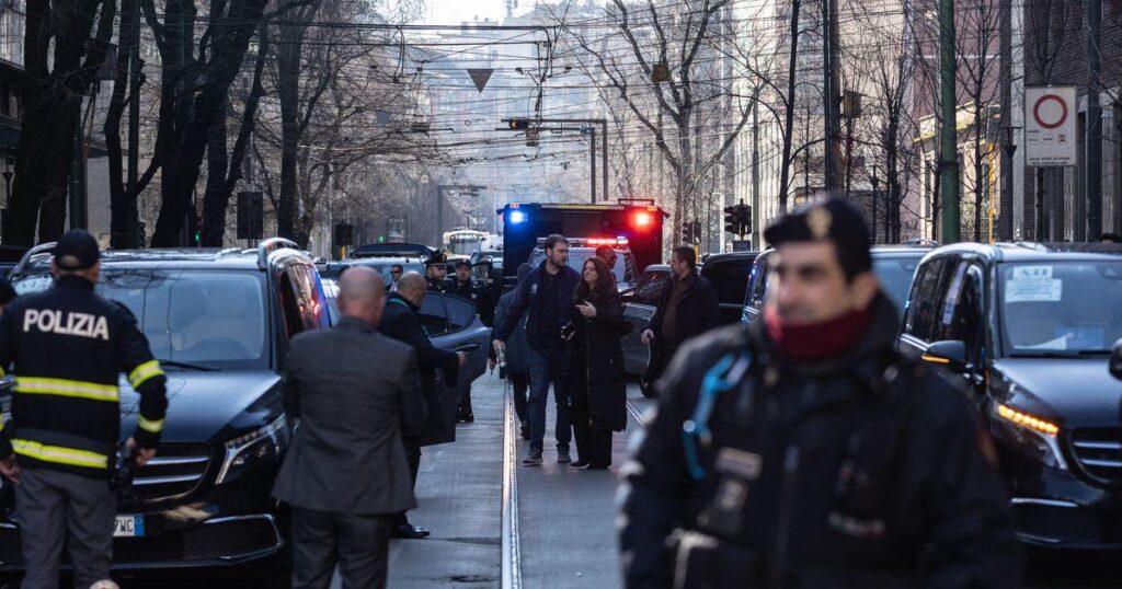 JD・ヴァンス、イタリアの小さな通りを40台の車が連行したことを嘲笑される