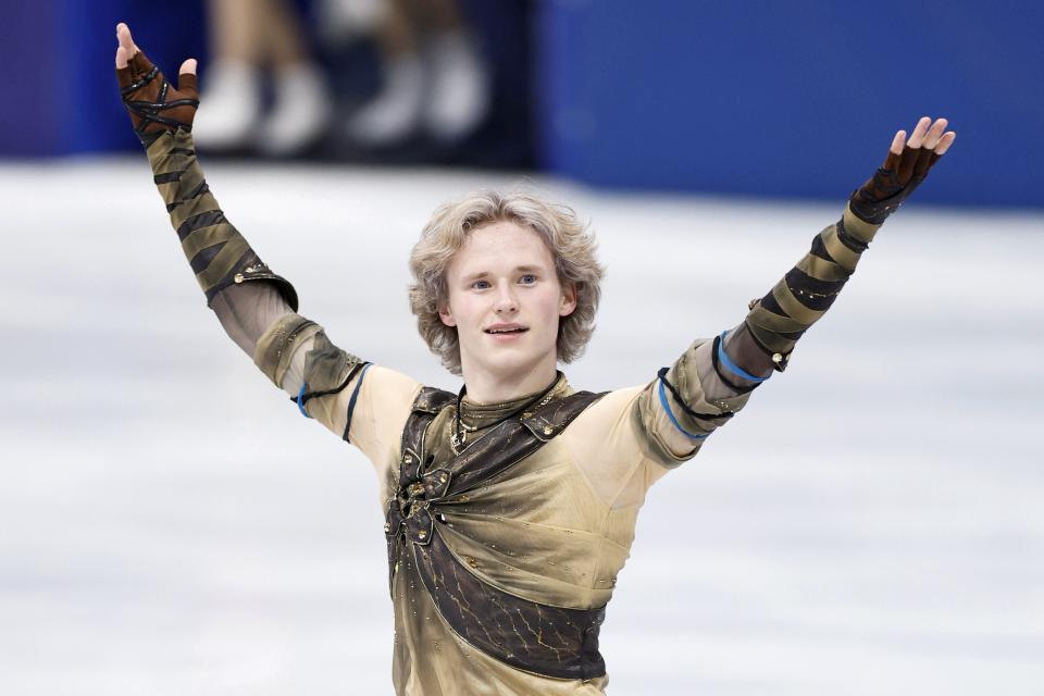 マリニンが圧巻ＳＰ首位発進 ４回転半回避も４フリップ、４ルッツ成功 団体フル起用から中１日、４日間で３演技目も鬼の形相で完遂「メッチャツカレタ」 チェンに続く米連覇王手 - デイリースポーツ