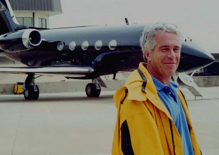 エプスタイン容疑者が結婚したメッテ・マリット皇太子妃の「不適切な」写真を撮影