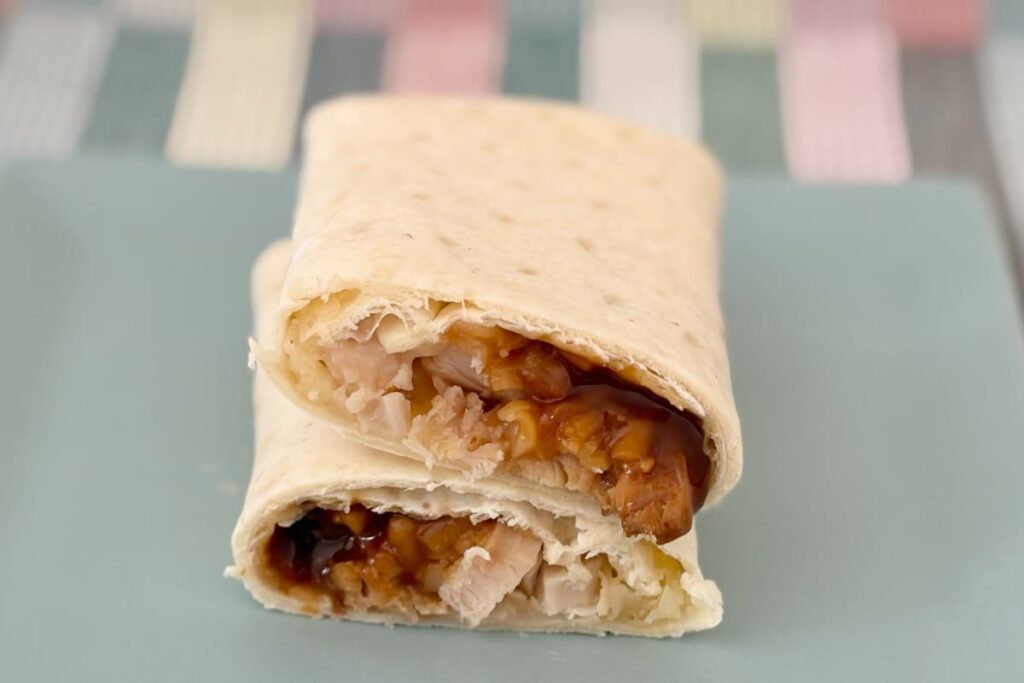 濃厚タレがシンプルな生地と好相性【ファミマ】のワンハンドグルメって？ - TRILL