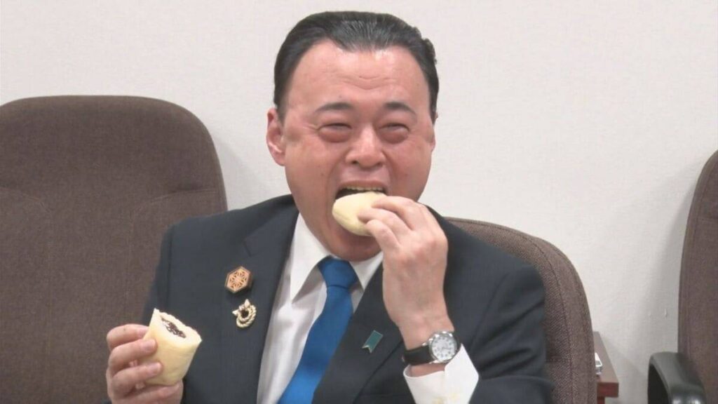 「あごが落ちるくらい美味しい」島根県丸山達也知事も絶賛 ローソン×大社高校コラボ商品開発 島根県産牛乳入りのホイップと求肥を混ぜ込んだつぶあんで、クリームぜんざい風のパンに（BSSニュース） - グノシー