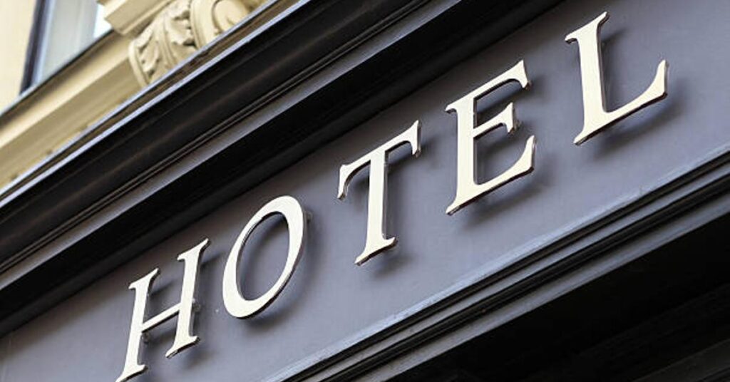 ソルデュとエル・タルテルのホテル経営者らは1泊と2泊の宿泊のキャンセルに不満を漏らしている