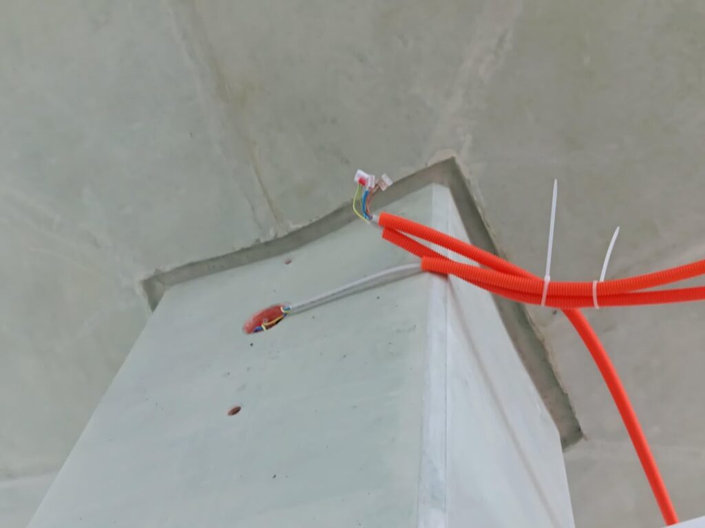 新しい駅の電気