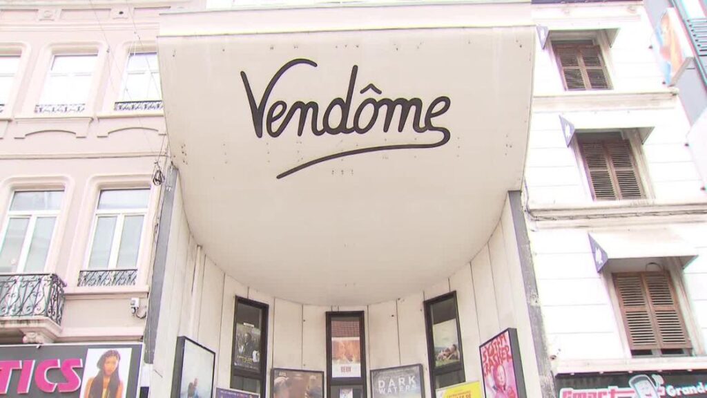 商業映画館は出血し、小規模映画館は繁栄している