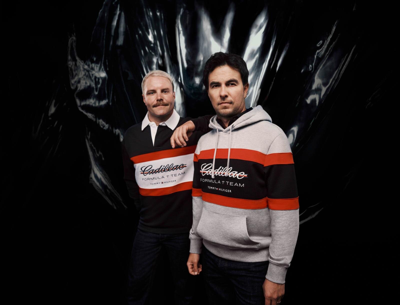 トミー ヒルフィガー×米国F1チーム“ユニフォーム風”Tシャツや筆記体ロゴ入りフーディー｜写真3