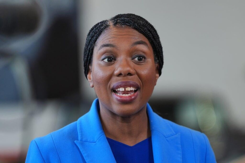 学生ローンスキャンダルは人々が子供を持つことを遠ざける可能性があるとバデノック氏は言う