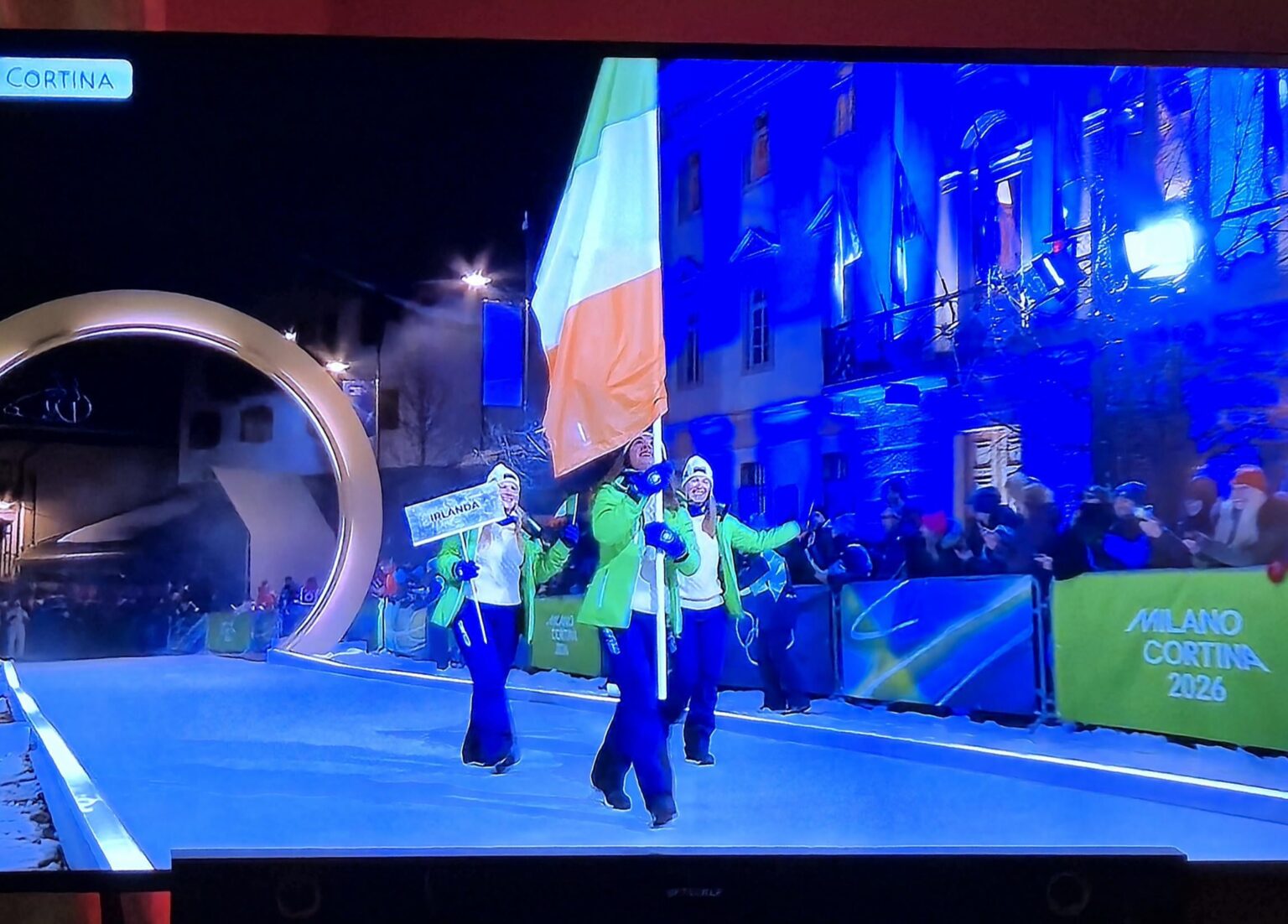 頑張ってください!!私たちは誇りに思っていますか。