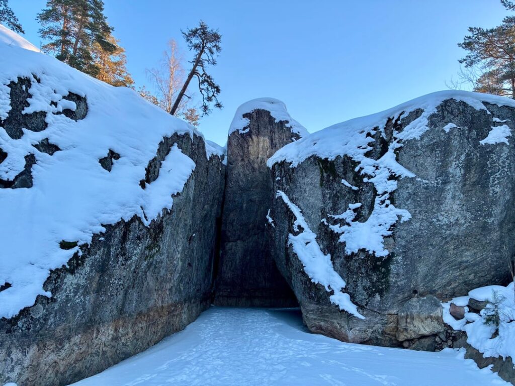 レンミンカイネン神殿 - 莫大な財宝が隠されていると噂されるシポーの場所