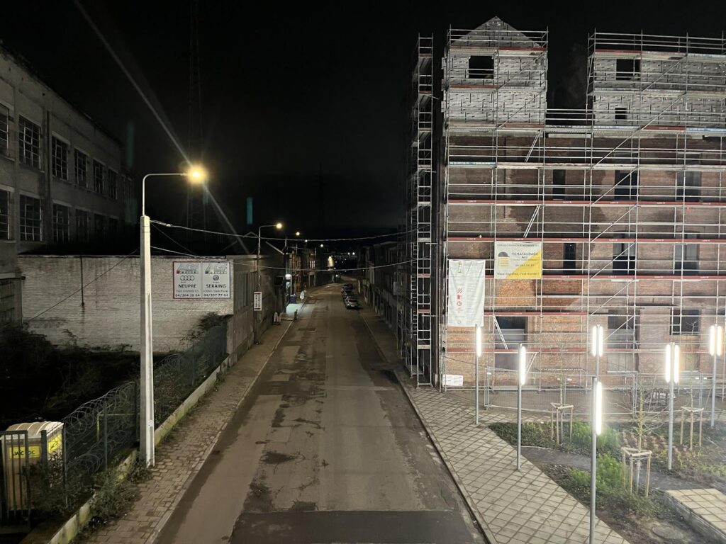 どうやってこれほど多くのものを構築できるのでしょうか?隣国に頼む。 どうやってこれほど多くのものを構築できるのでしょうか?隣国に頼む。