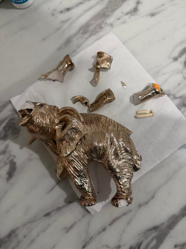 この象の像を探しています (感傷的な価値があります)