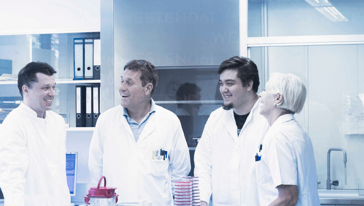 POV: 各層の厚さが 0.001 ピコメートルであるトイレット ペーパーの新しい製造方法の発明を科学者が祝う (2020 年以降使用)