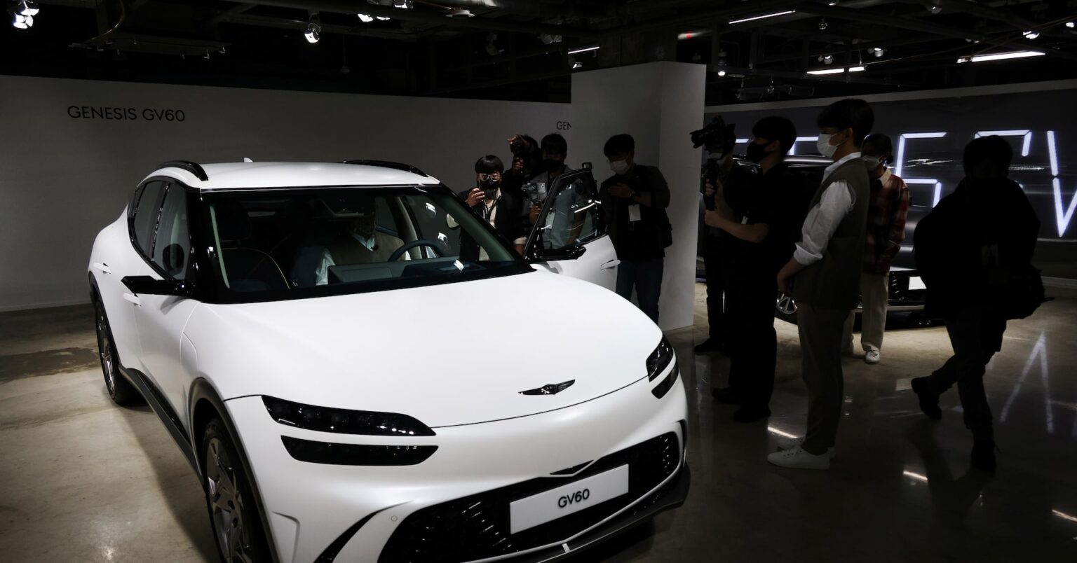 Automakers, South Korea urge U.S. to tap commercial EV tax credit