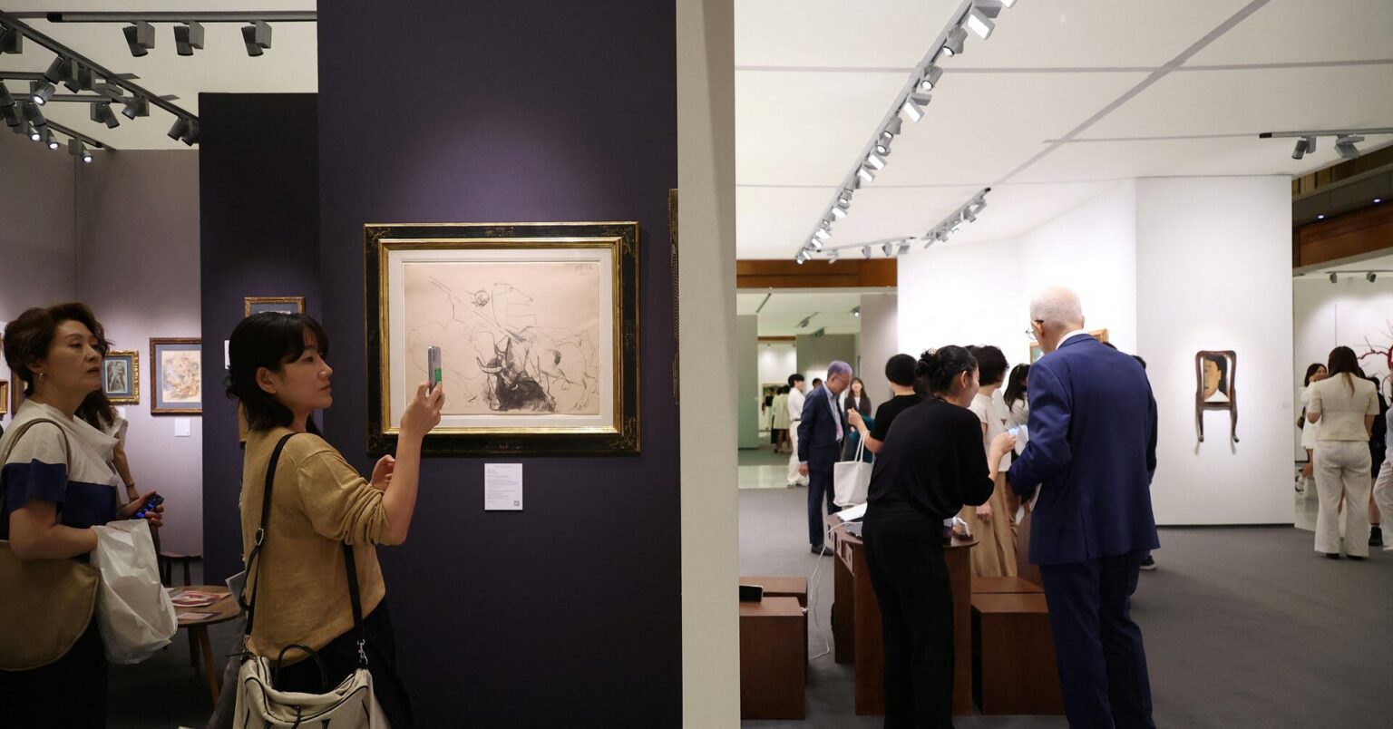 Frieze Art Fair returns to South Korea, offering boost to Asia’s art market Frieze Art Fair returns to South Korea, offering boost to Asia's art market