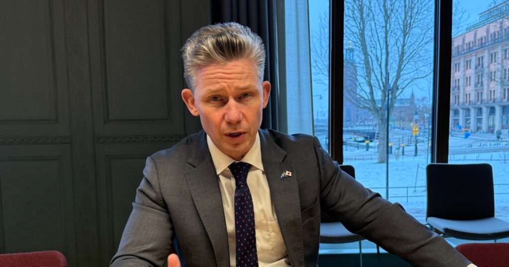 スウェーデン、日英伊の戦闘機開発への参画も選択肢 27年までに判断 - 日本経済新聞