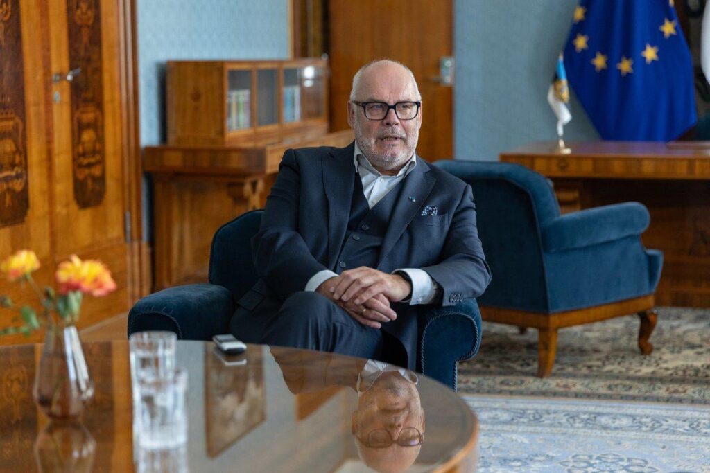 アラル・カリス大統領：孤立政策が機能しないことは歴史が示している