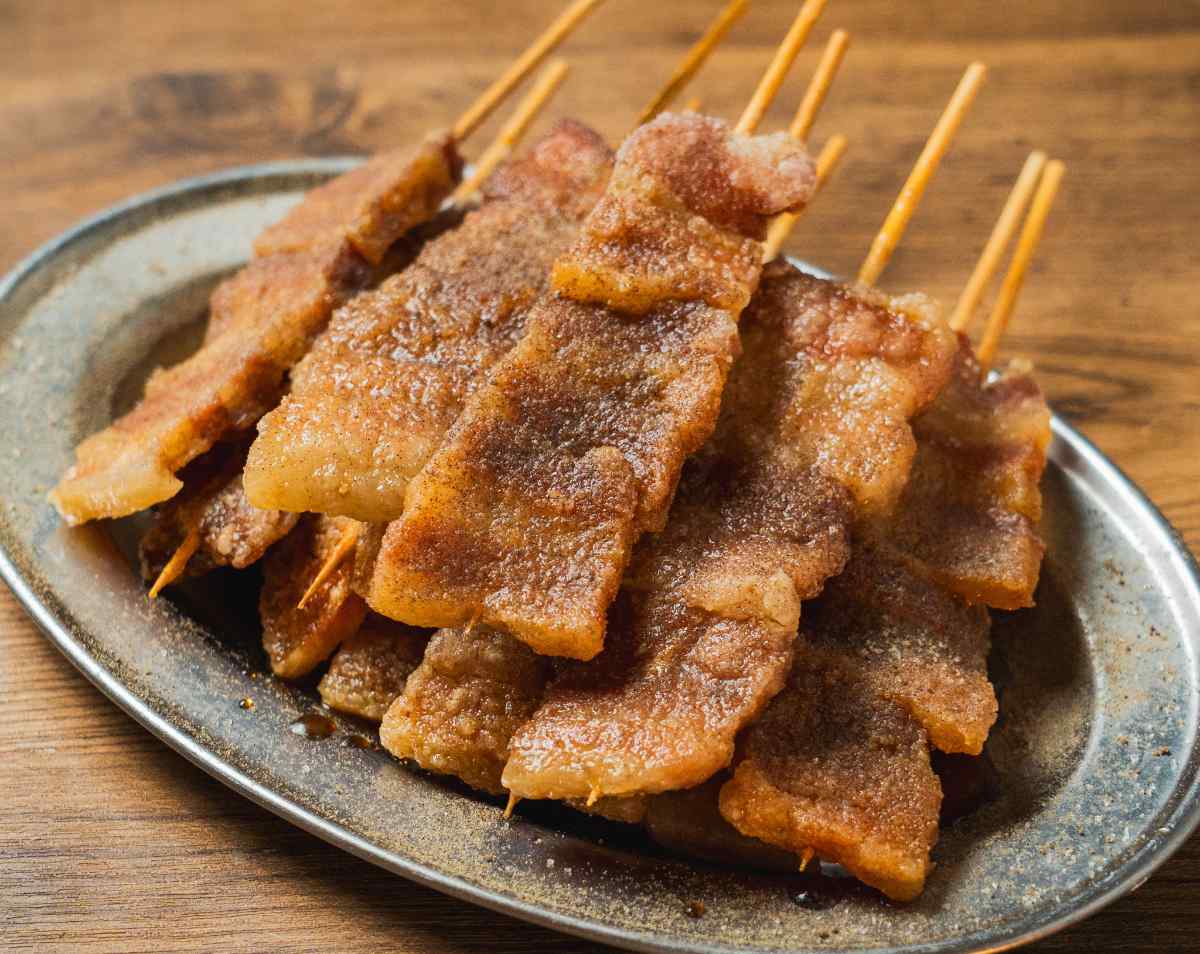 駅から1分！サンキタに九州料理『串とメシにはサケキタル。神戸三宮駅前店』オープン [画像]