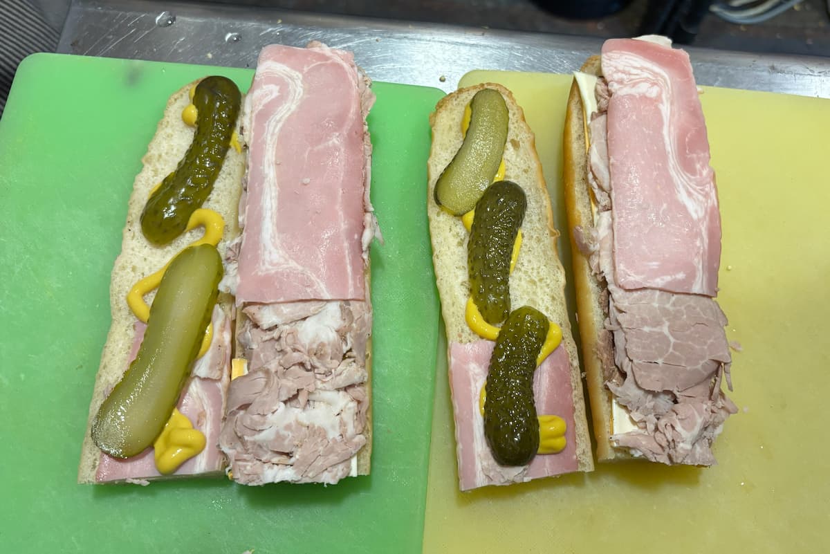 主人公に共感した元フレンチシェフが再現！神戸三宮でカリザクッなキューバサンド体験 [画像]