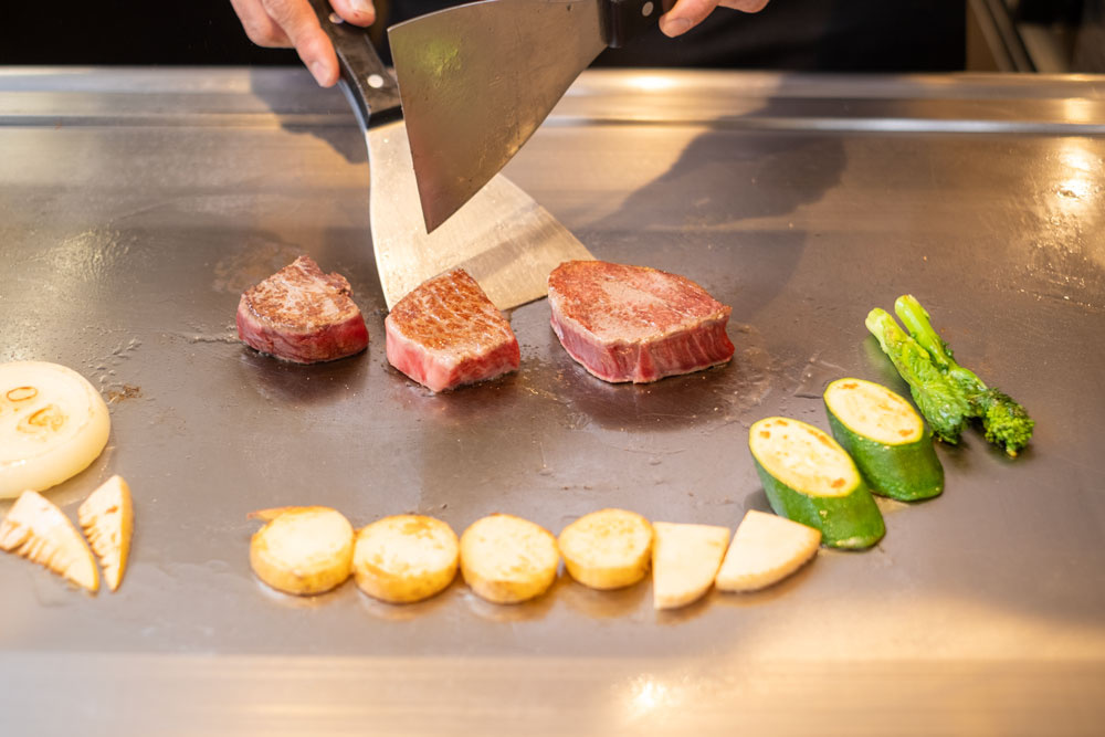 取材では、料理長の土田シェフに料理をご用意いただきました