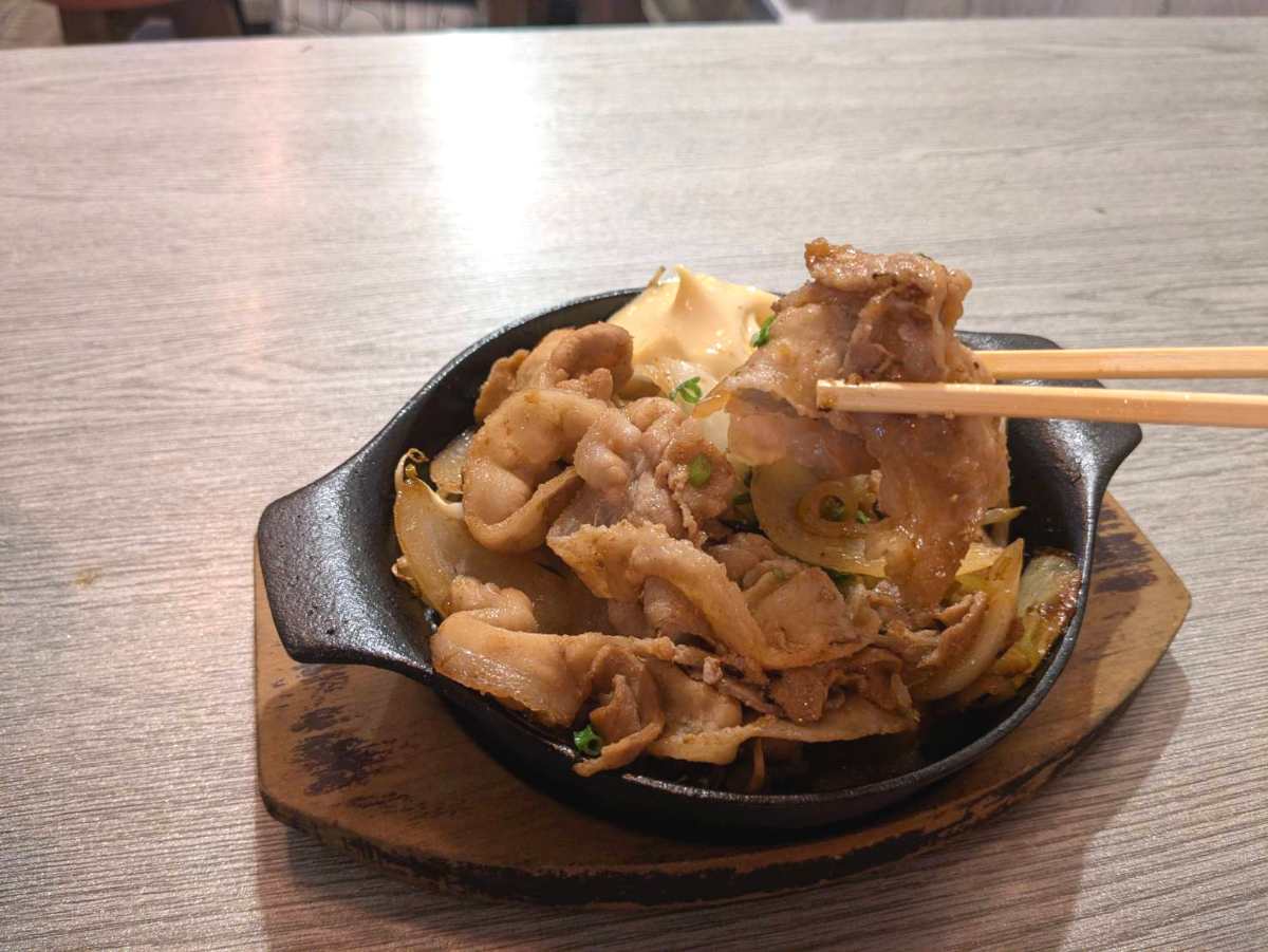 これで本当にワンコイン!?ランチのご飯・汁物おかわり自由 尼崎中央商店街の『#肉酒場にゃぶ』 [画像]