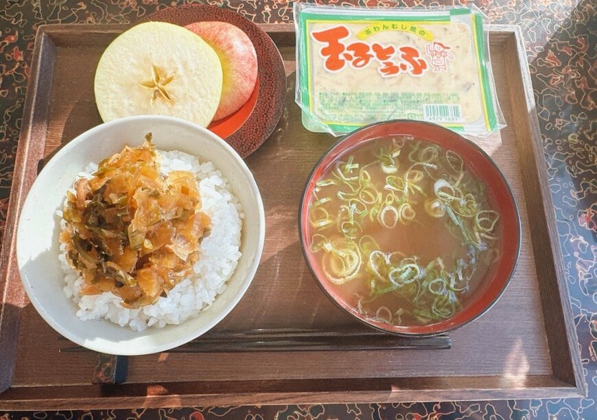 青森県民に「ぶっ刺さる食事風景」がたまらない…　最高すぎるご当地グルメに「お腹空いた」