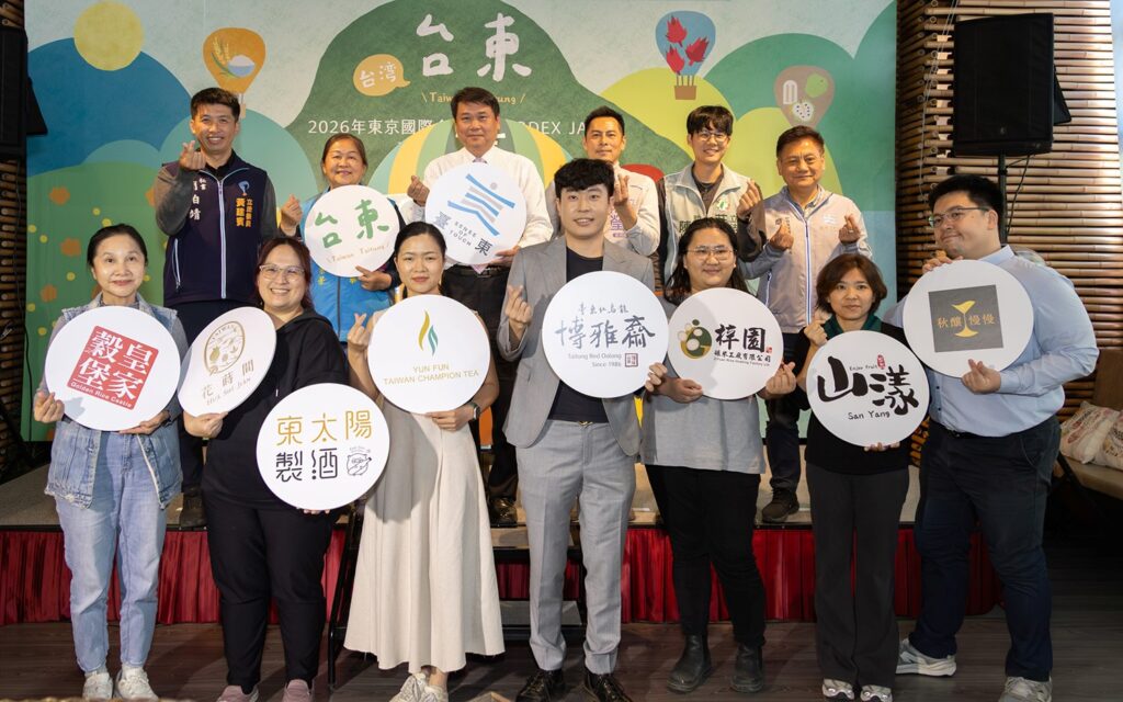 トヨタ「ハイエース」専用設計のドリンクホルダーを発売