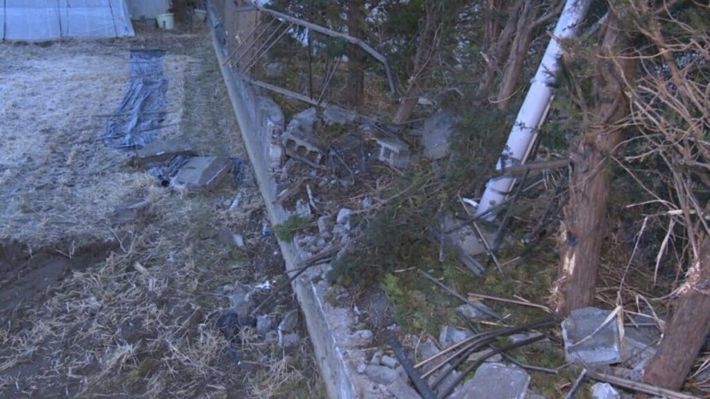 「車が壁に張り付いていた」 助手席に乗っていた東京都の25歳女性が死亡 車が道路から外れ民家の塀などに衝突 山梨・富士吉田市 | 山梨のニュース | ＵＴＹテレビ山梨 - TBS NEWS DIG