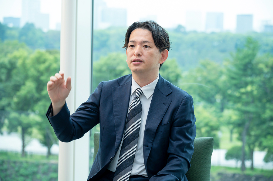 西村さんが話している様子