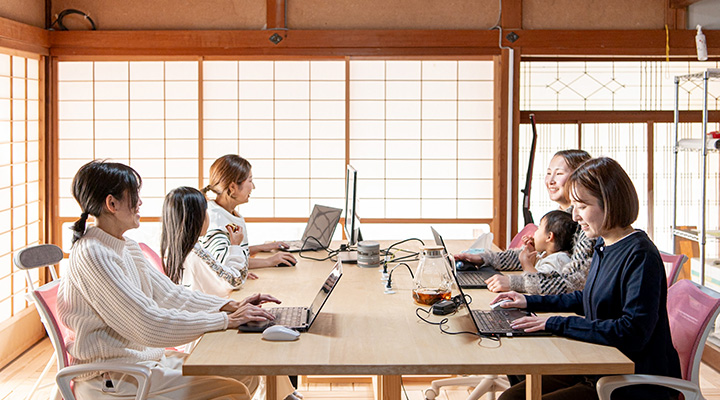 地方で働く女性のキャリアは出産で中断する、なんてない。｜LIFULL STORIES