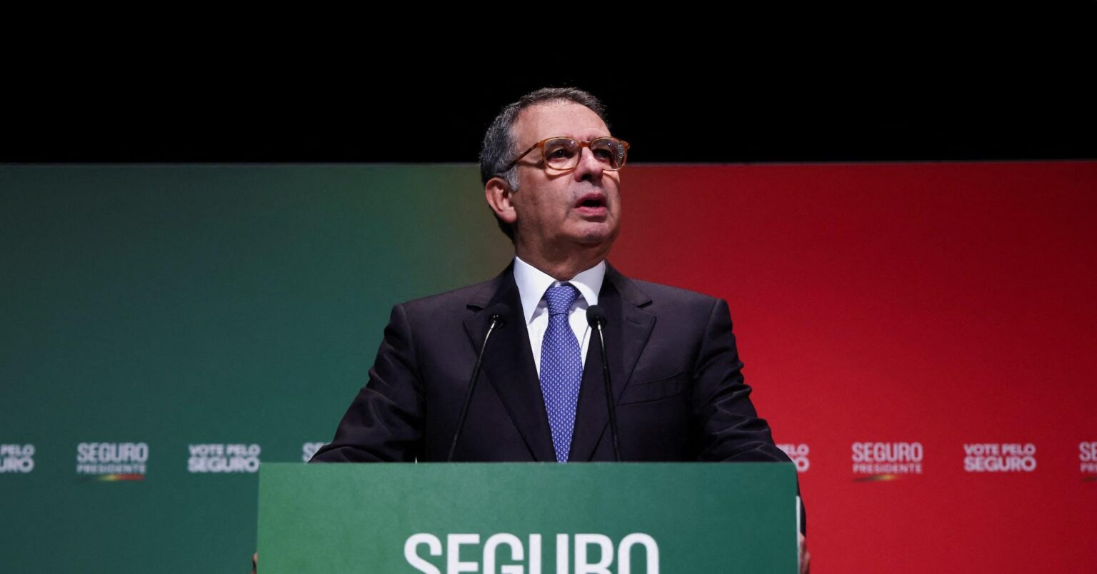 ポルトガル大統領選で社会党が極右指導者を破る見通し、世論調査で判明