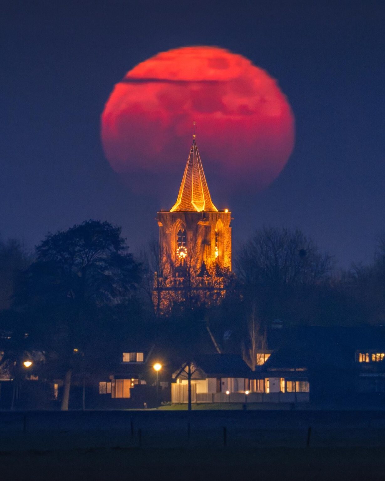 昨夜のブンスホーテン・シュパーケンブルクの月の出