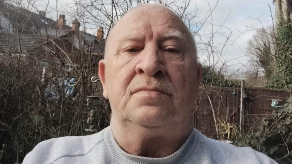 私は 70 歳で、5 人でフラットシェアをしています。年金で生活できる唯一の方法です。