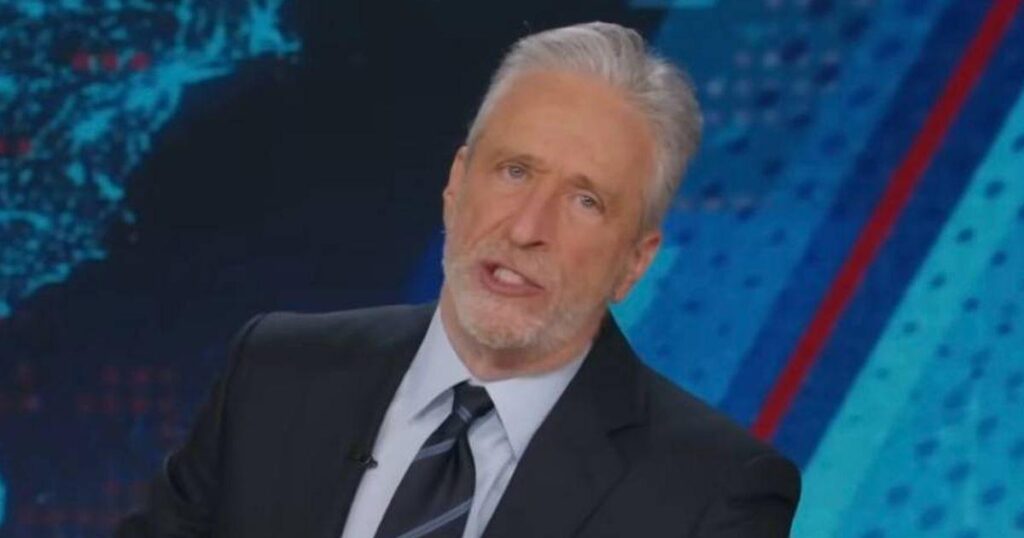 ジョン・スチュワート、ホッケーチームUSAの勝利後、「願いを叶える男」カシュ・パテルを嘲笑