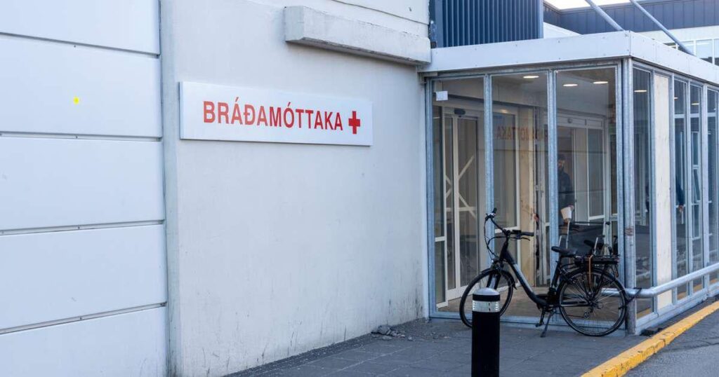 患者数は 36 人であるべきところを 100 人 - [Alma Möller] 部門を閉鎖するのが最善だと言いました - RÚV.is